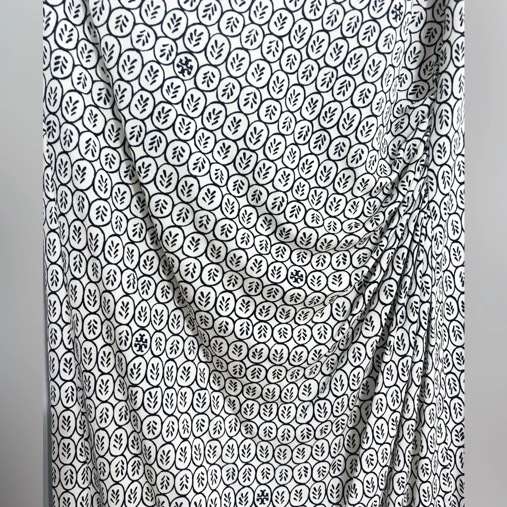 Tory Burch Signature Print Leaf Sleeveless Shift Dress Size M office preppy chic